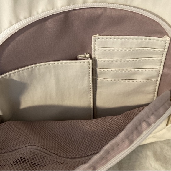 ISAAC MIZRAHI New York Tik Tok Viral Backpack| NWT| Cream Color - Picture 10 of 16